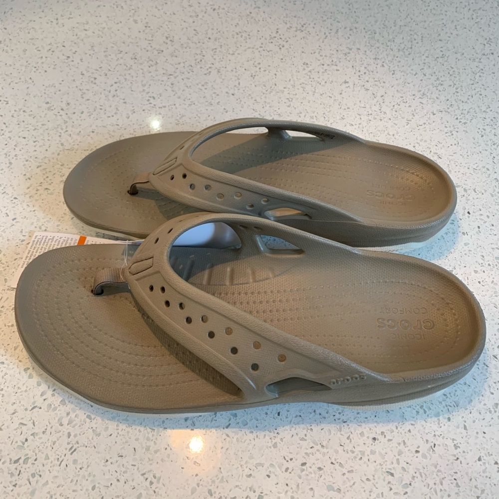 Crocs Swiftwater Deck Flip Flop Khaki Sandals